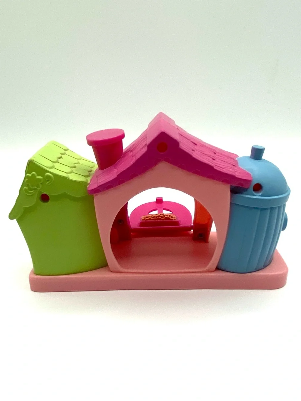 Littlest Pet Shop LPS House with Assorted Accessories 2004